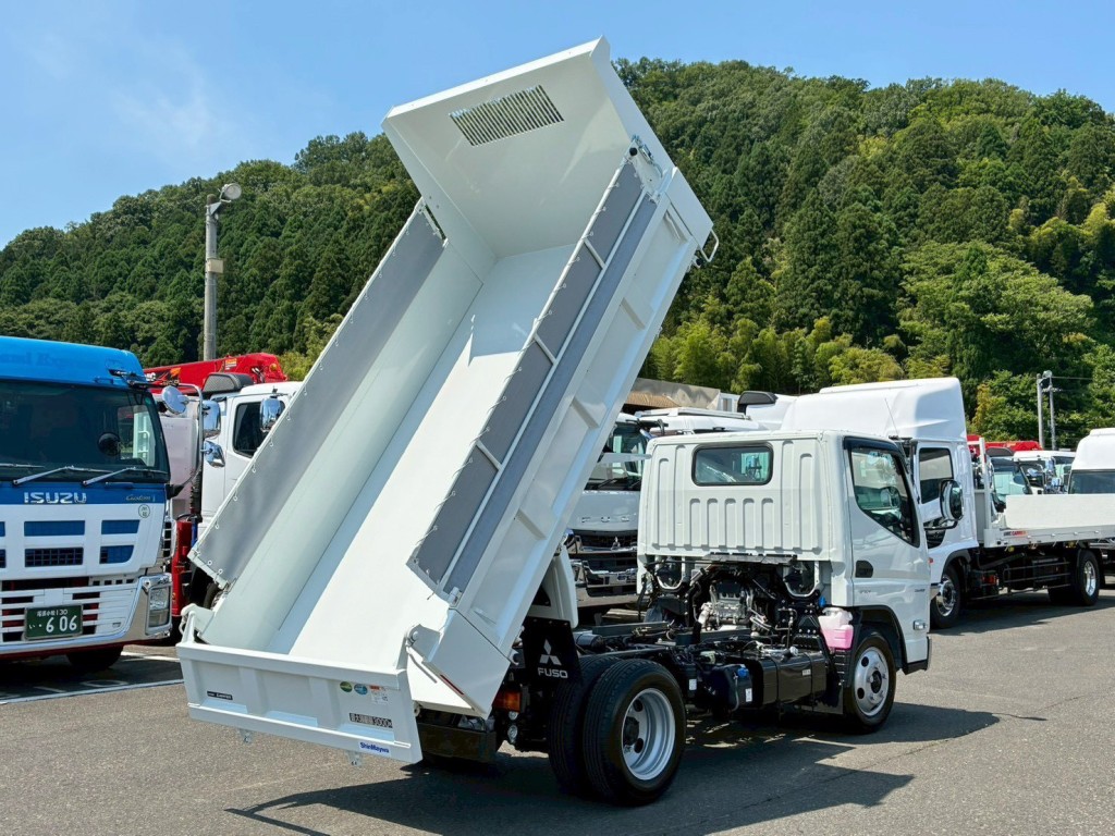 三菱 キャンター 2RG-FBA60(2WD)の写真4