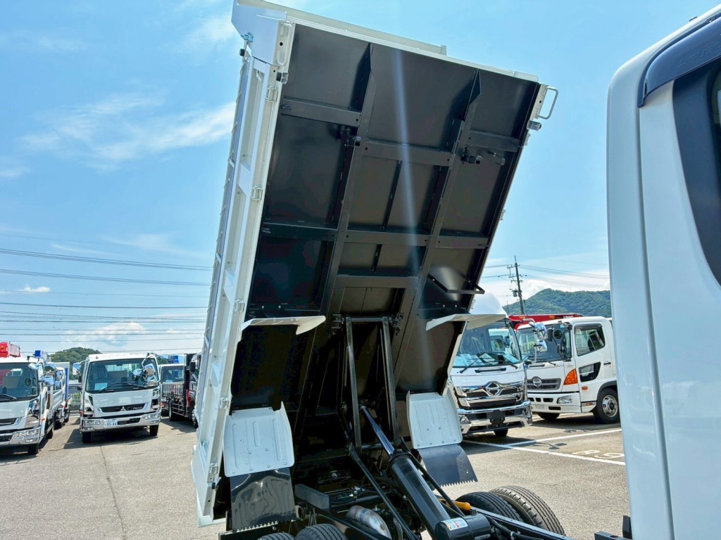 三菱 キャンター 2RG-FBA60(2WD)の写真10