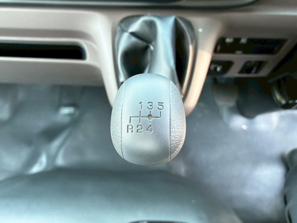 三菱 キャンター 2RG-FBA60(2WD)の写真18