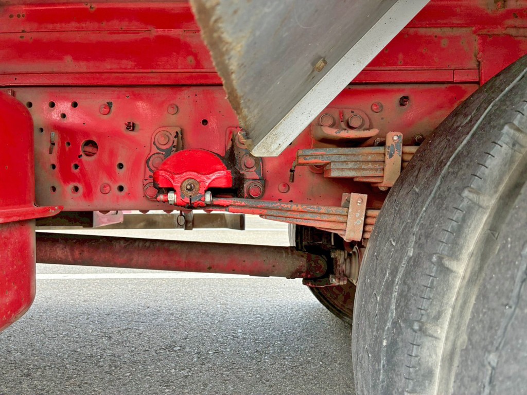 リーフサスです。|いすゞ フォワード LPG-FTR90S2の写真5