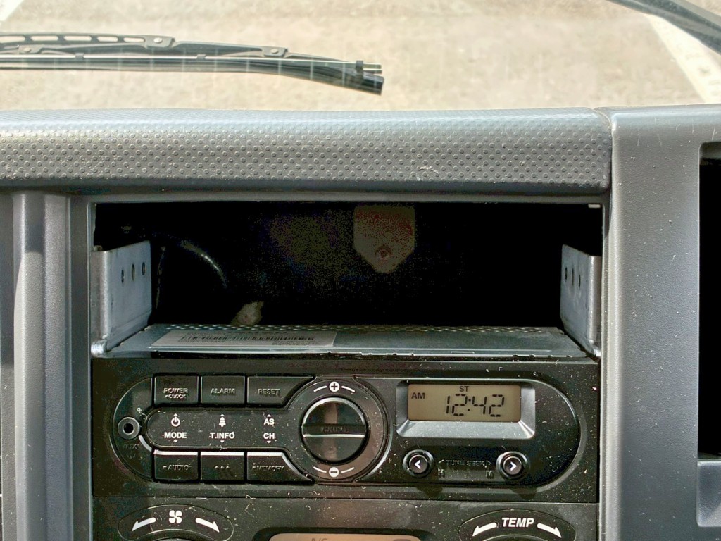 コンソールボックスが欠品しています。|いすゞ フォワード LPG-FTR90S2の写真36
