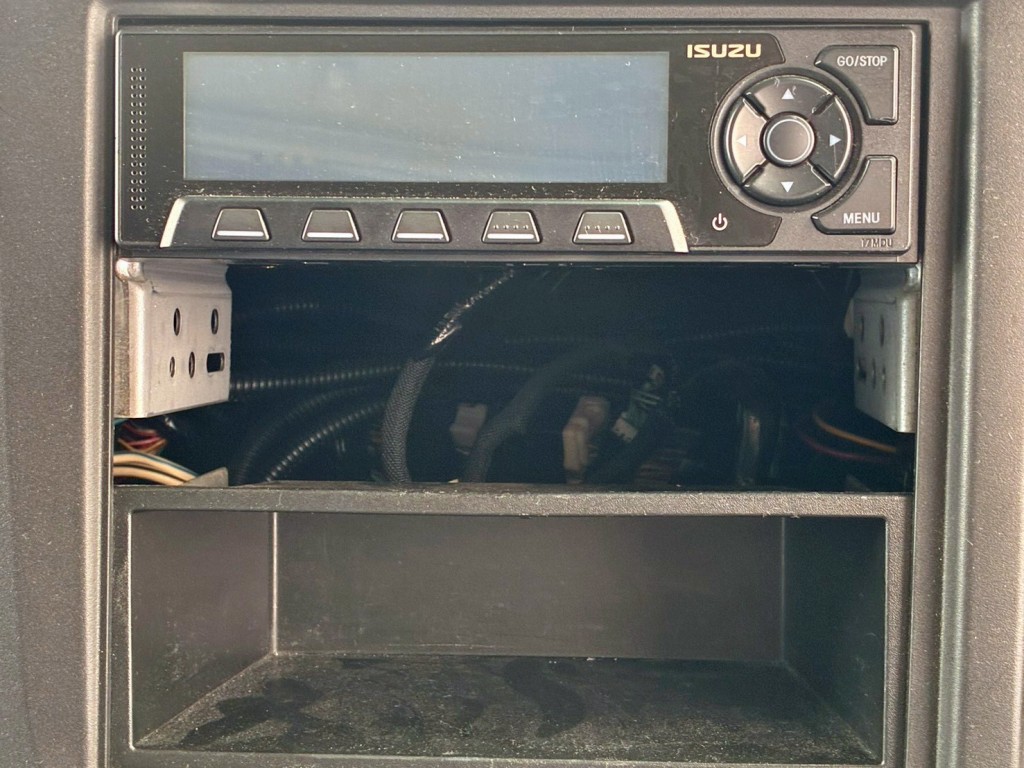 コンソールボックスが欠品しています。|いすゞ ギガ 2PG-CYJ77Cの写真29