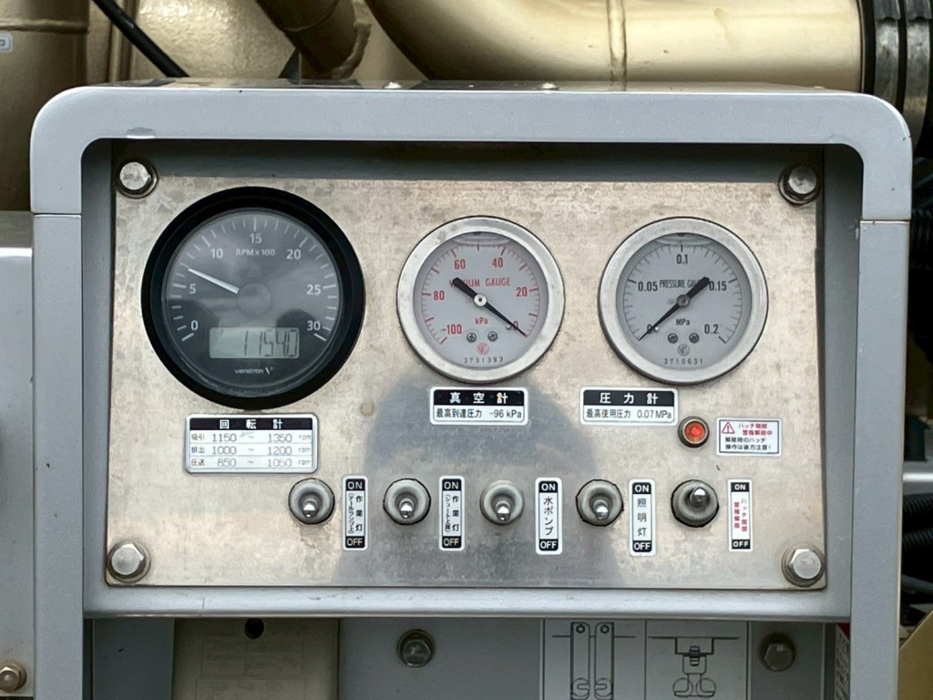 助手席側クォーターパネルに塗装剥げがあります。|ＵＤ ビックサム 2PG-CW5ELの写真35
