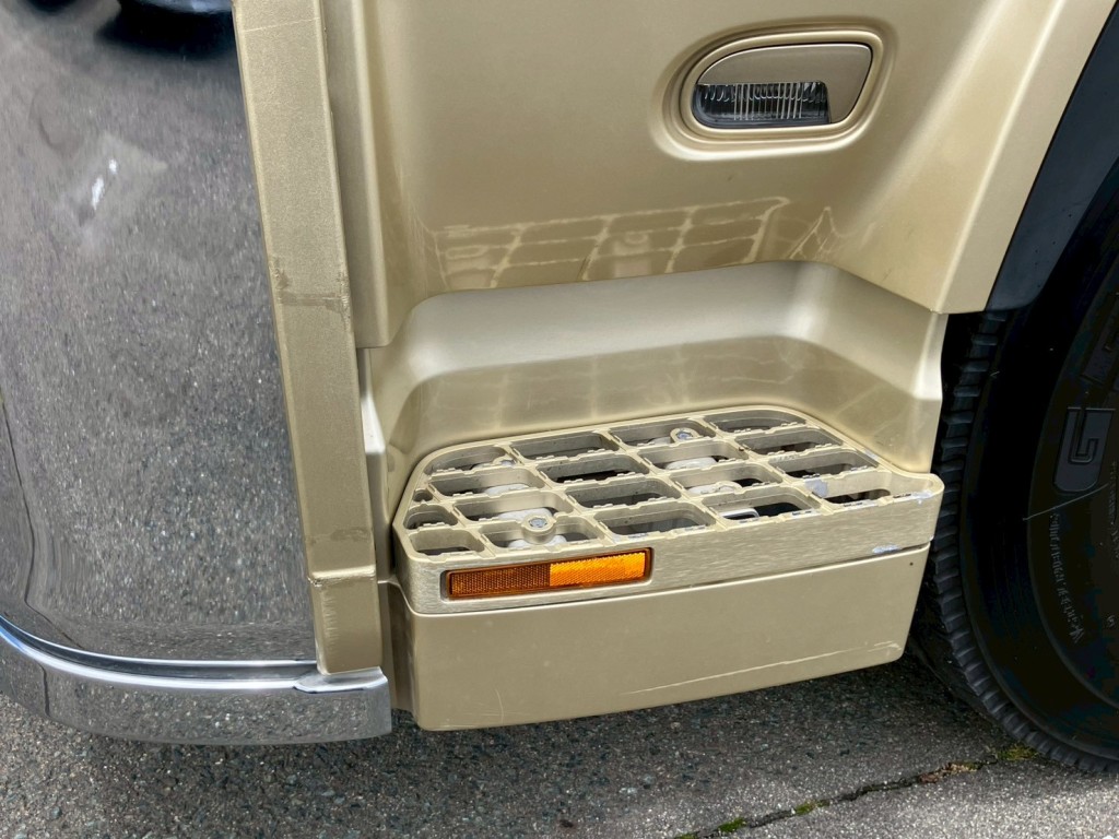 運転席側クォーターパネルに看板跡があります。|ＵＤ ビックサム 2PG-CW5ELの写真42