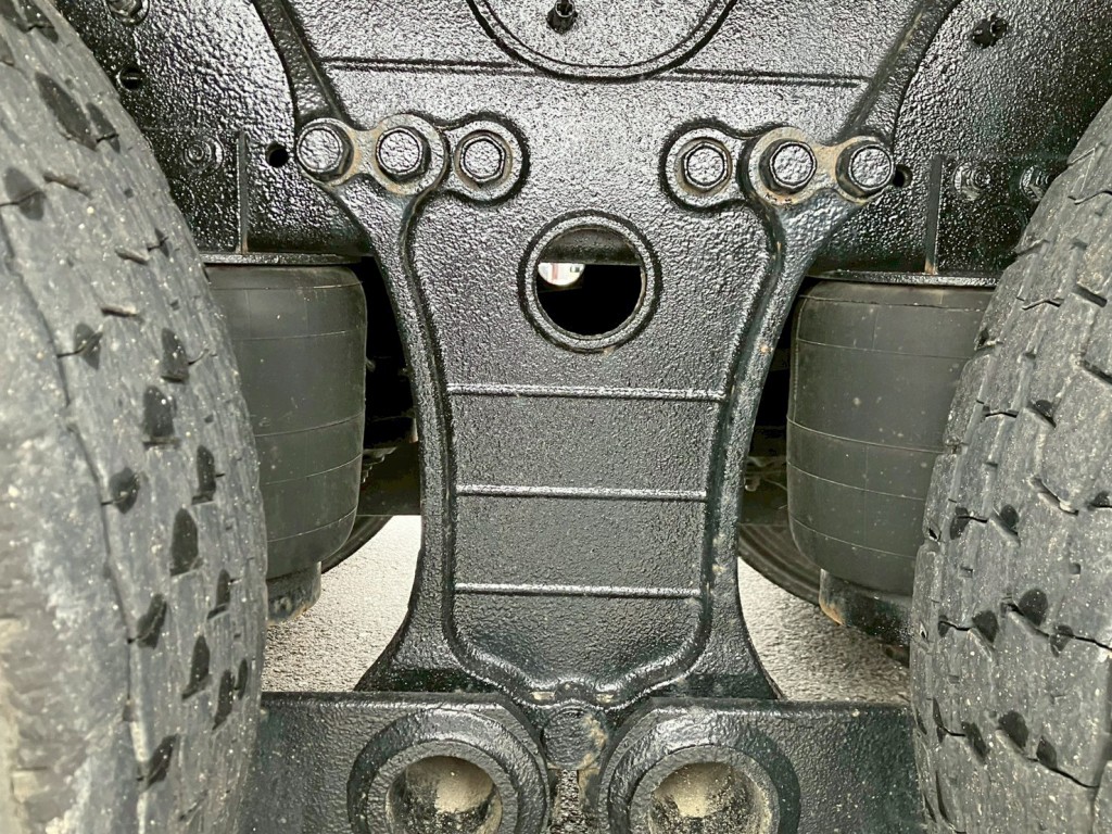 エアサスです。|日野 プロフィア 2DG-FS1AHGの写真5