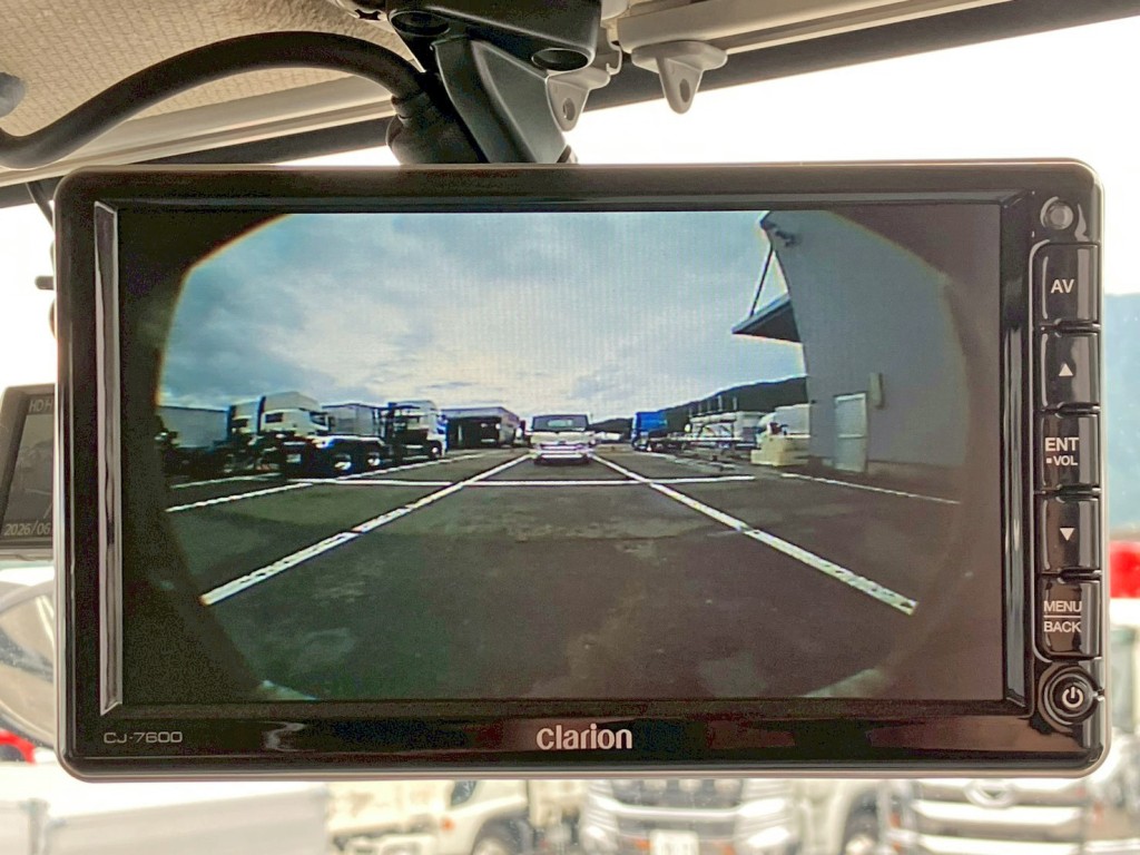 液晶バックモニター付きです。|日野 プロフィア 2DG-FS1AHGの写真27