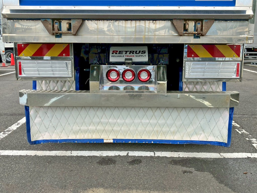 テールランプは車検非対応です。|三菱 スーパーグレート 2PG-FV70HXの写真24