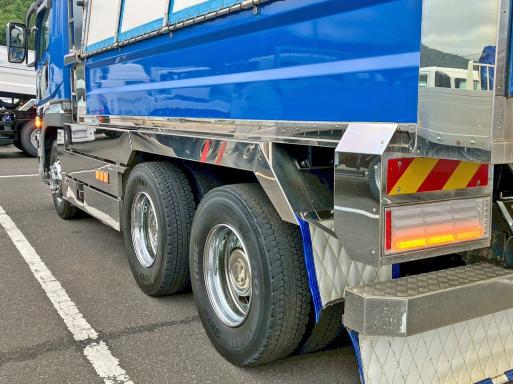 左折時ウインカー点灯の状態です。|三菱 スーパーグレート 2PG-FV70HXの写真28