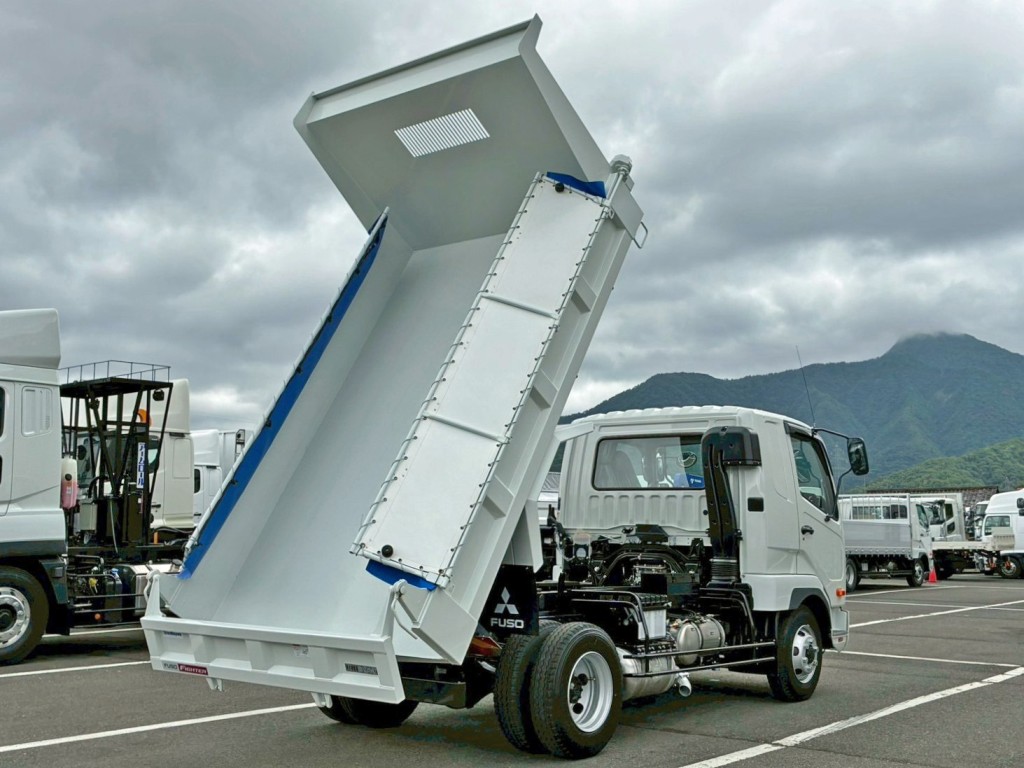 三菱 ファイター 2KG-FK62F(2WD)の写真4