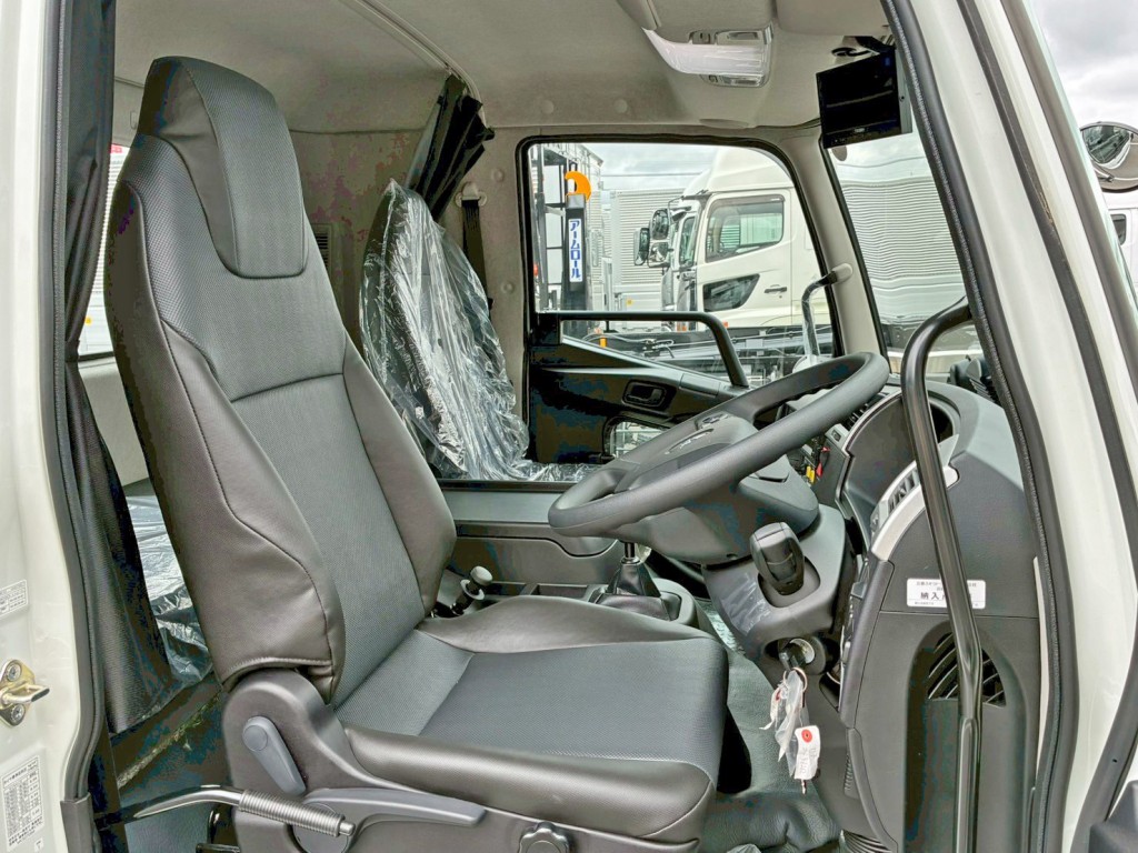 三菱 ファイター 2KG-FK62F(2WD)の写真7