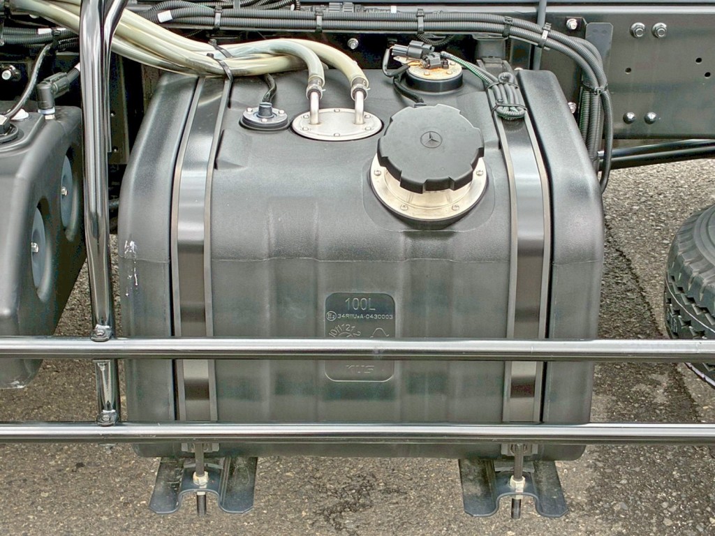 燃料タンクは100Lです。|三菱 ファイター 2KG-FK62F(2WD)の写真18