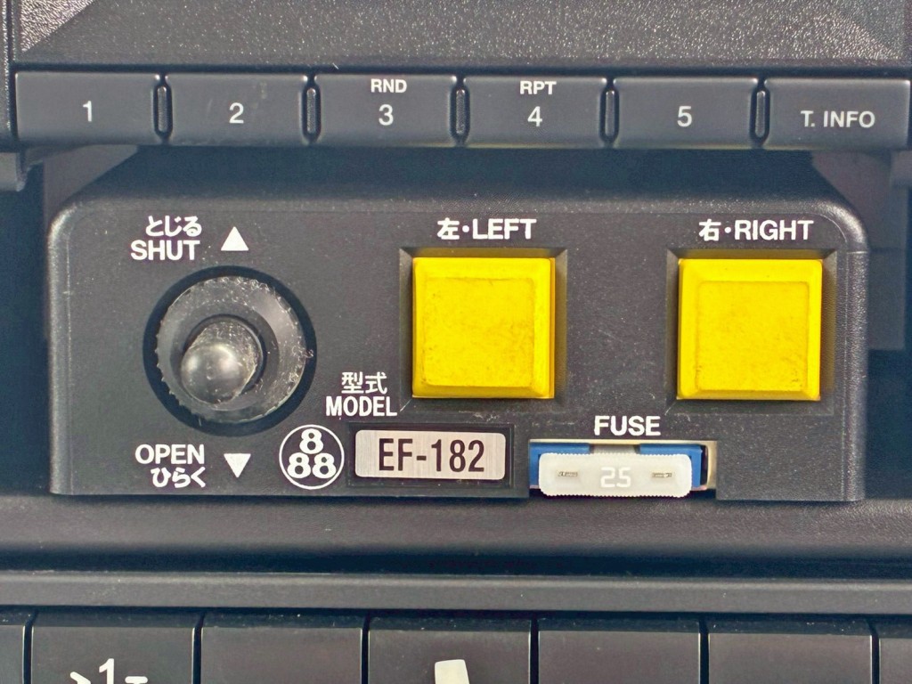 コボレーンの操作スイッチです。|三菱 ファイター 2KG-FK62F(2WD)の写真20