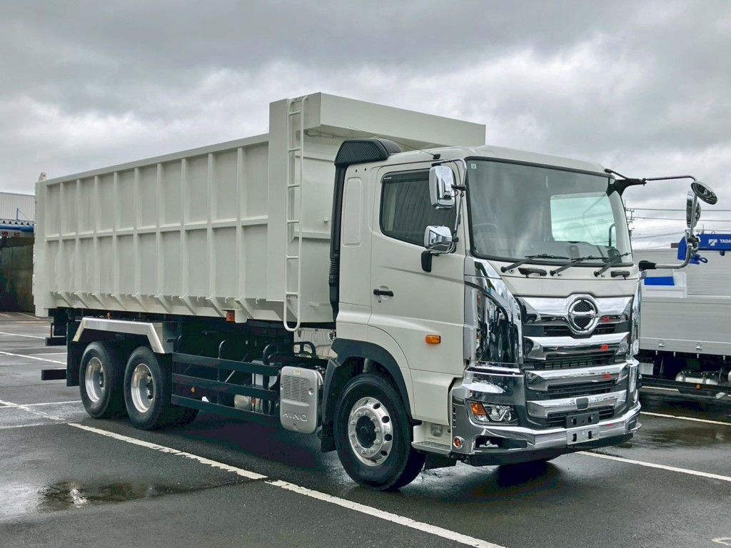 ホイールはアルミ製です。|日野 プロフィア 2DG-FS1AJEの写真2