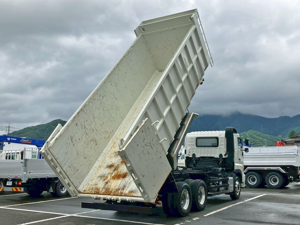 リアゲート観音開きの状態です。|日野 プロフィア 2DG-FS1AJEの写真5