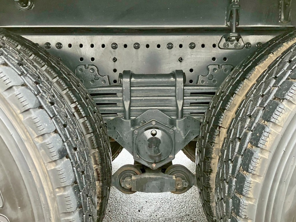 リーフサスです。|日野 プロフィア 2DG-FS1AJEの写真6