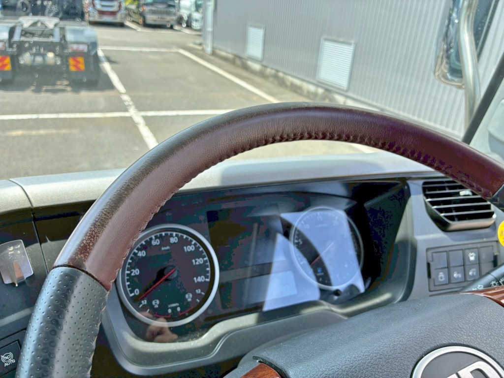 ハンドルグリップにスレがあります。|UDトラックス 2PG-CG5CAの写真30