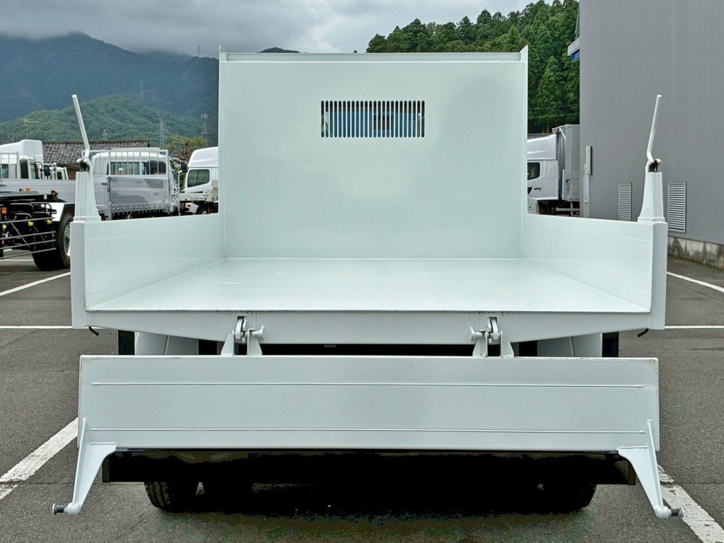 リヤゲートは上開きもできます。|三菱 ファイター 2KG-FK62F(2WD)の写真17