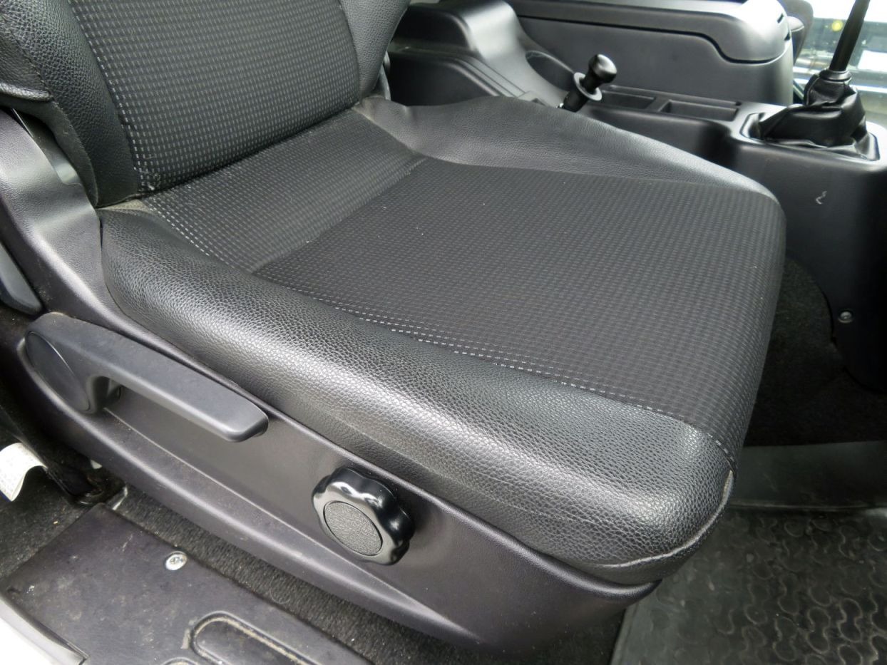 運転席座面の状態です。|三菱 ファイター 2KG-FK62FZの写真62
