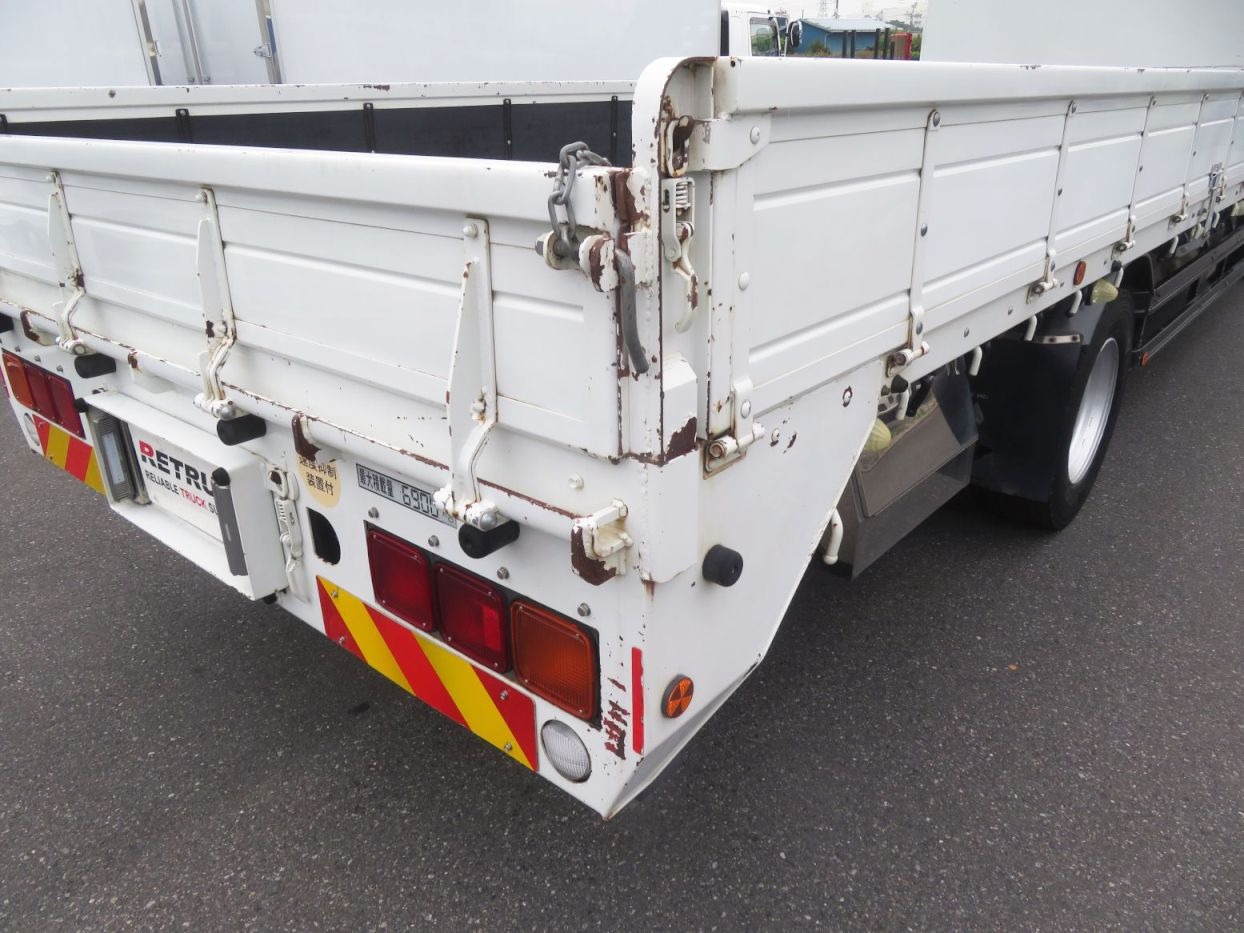 リアあおり運転席側ロック付近にサビ・キズがあります。|三菱 ファイター 2KG-FK62FZの写真81