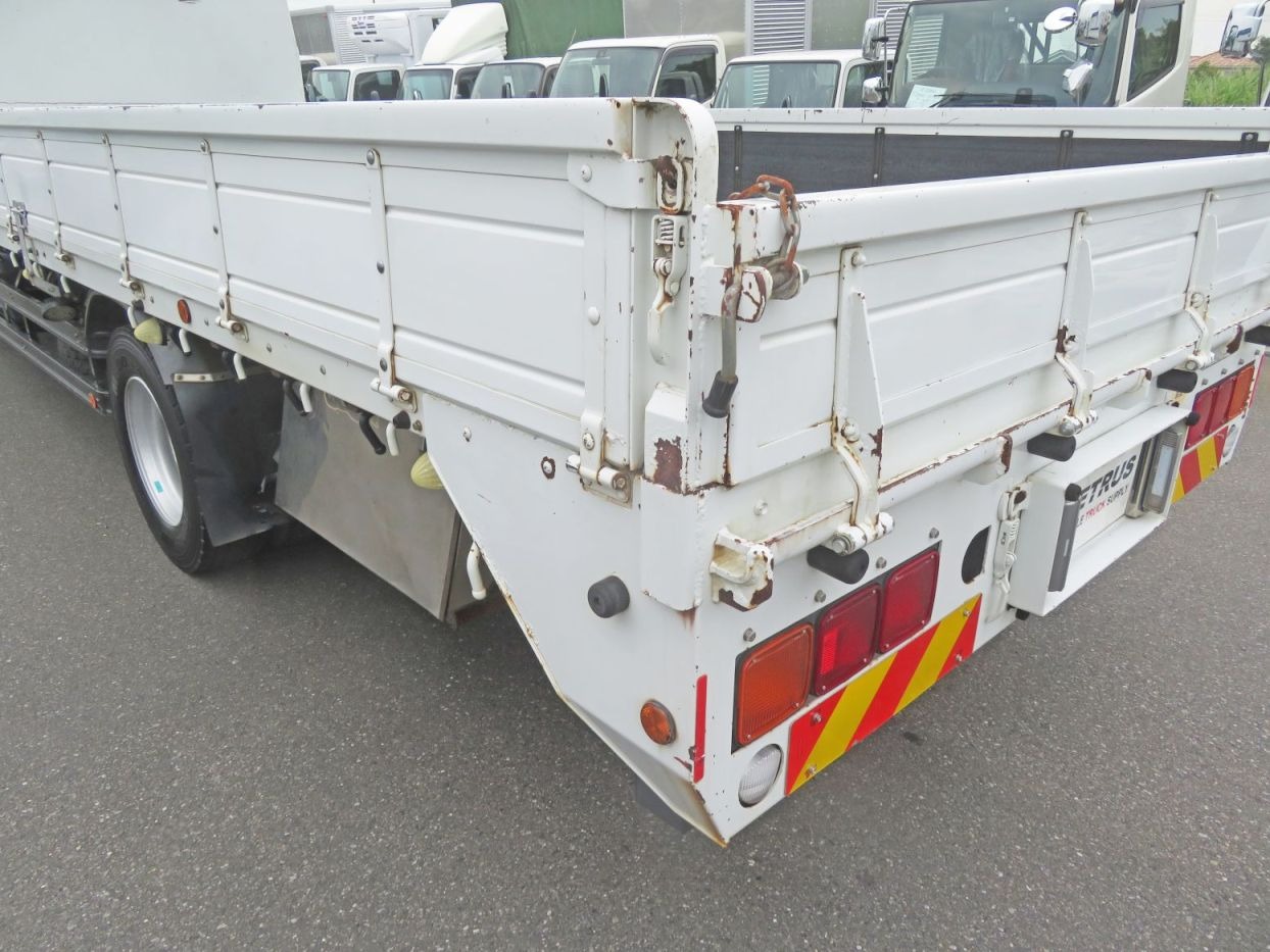 リアあおり助手席側ロック周りにサビ・キズがあります。|三菱 ファイター 2KG-FK62FZの写真86