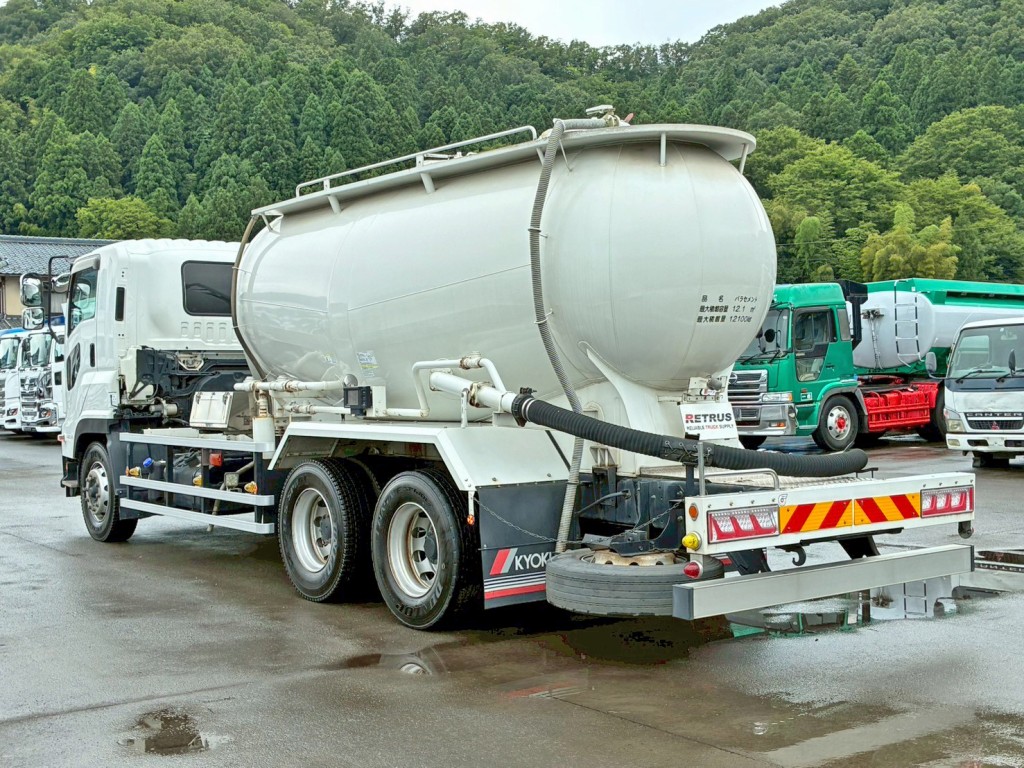 いすゞ ギガ 2PG-CYL77CMの写真3