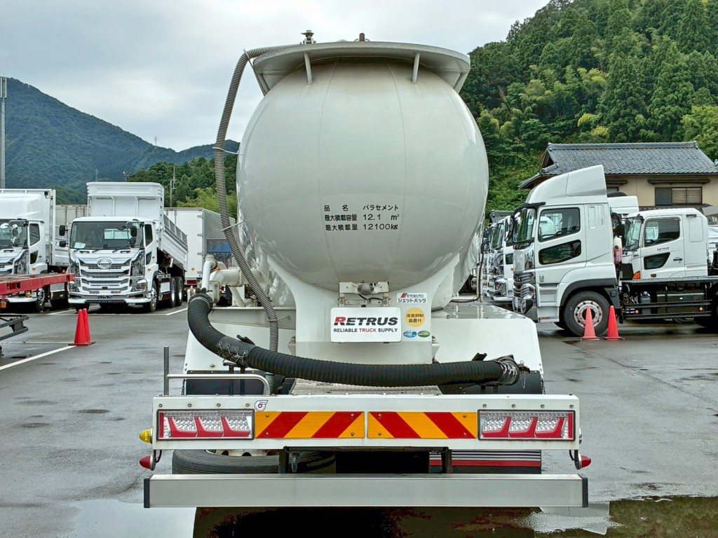 積載物はバラセメントです。|いすゞ ギガ 2PG-CYL77CMの写真14