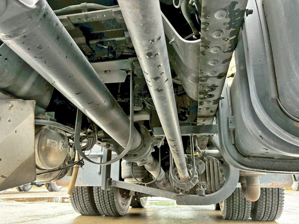 下まわりの状態です。(中央前方)|いすゞ ギガ 2PG-CYL77CMの写真28