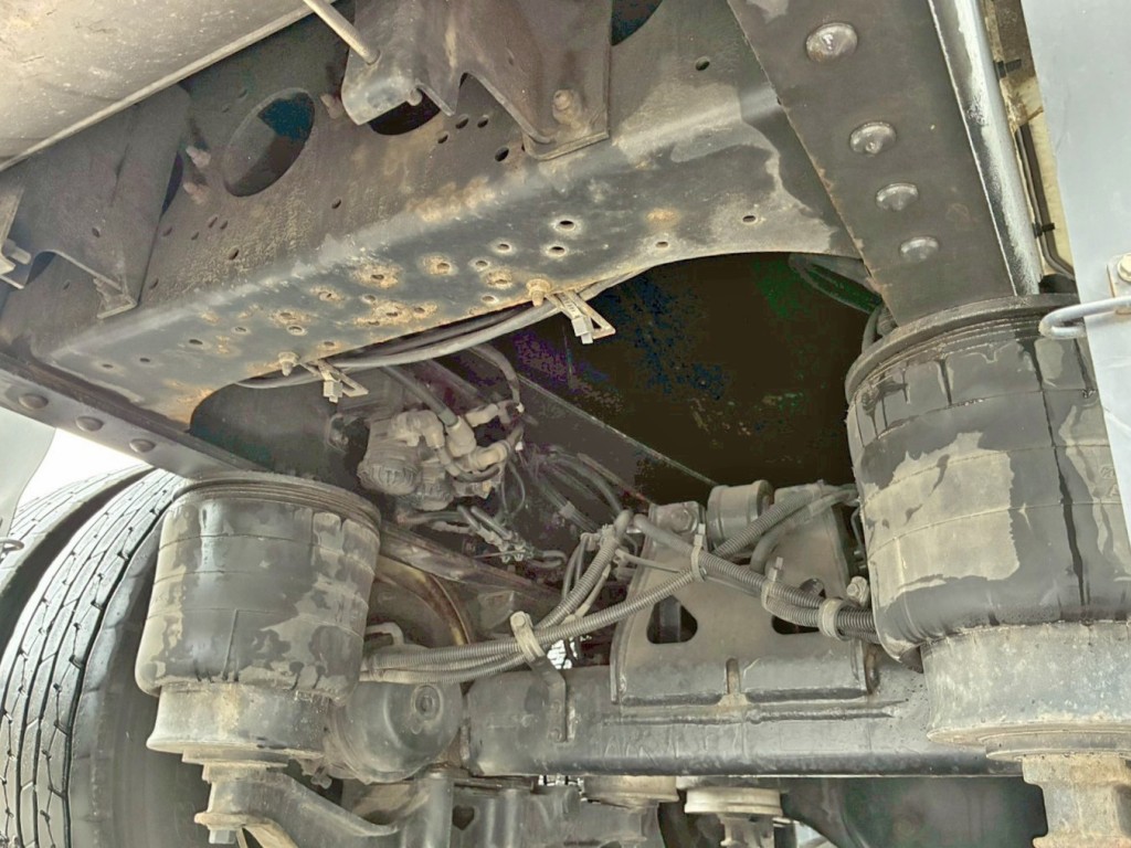 下まわりの状態です。(後方)|いすゞ ギガ 2PG-CYL77CMの写真30