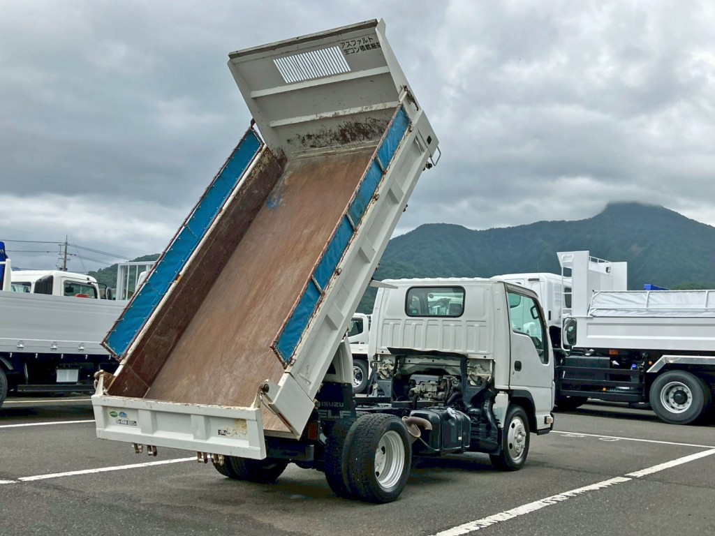 いすゞ エルフ TKG-NJR85AD(2WD)の写真4