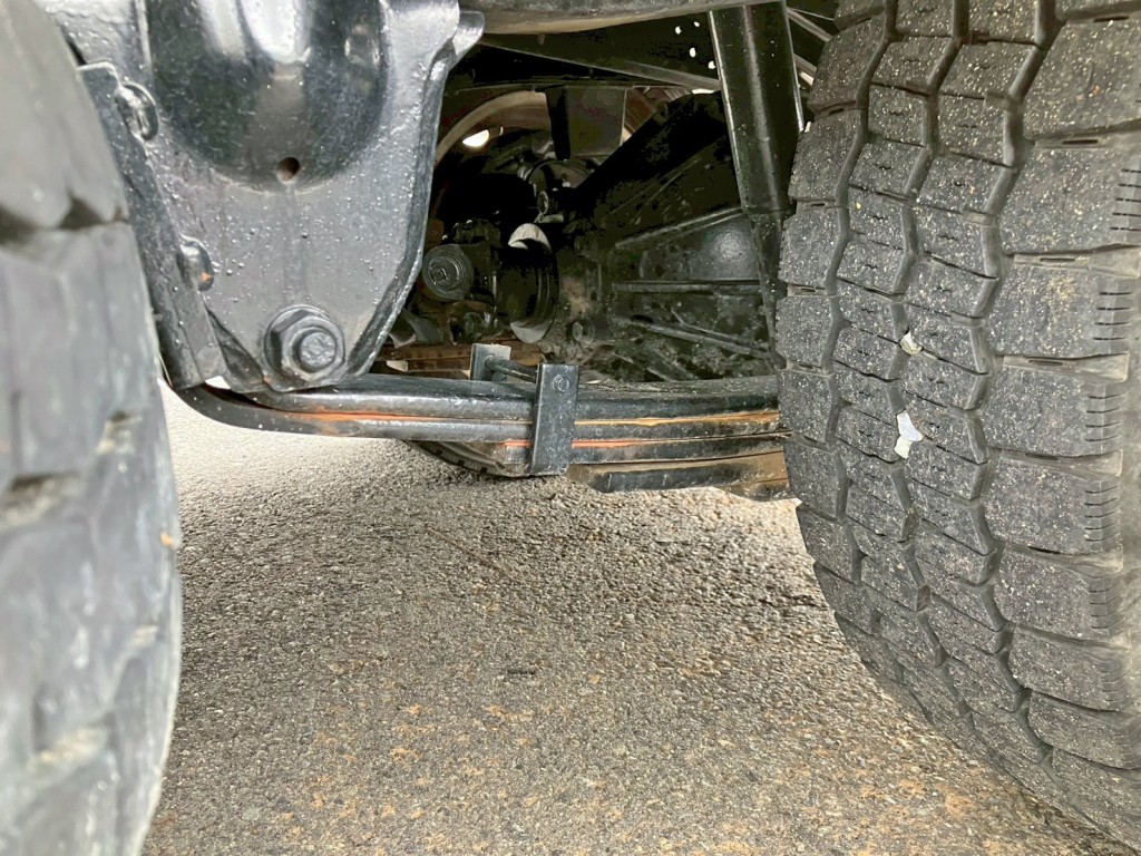 リーフサスです。|いすゞ エルフ TKG-NJR85AD(2WD)の写真5