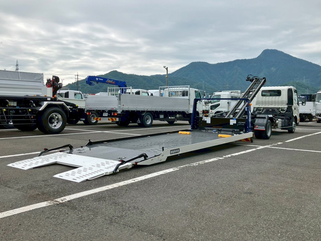 フラトップ仕様の為、低床車輛の積み込みに重宝します。|日野 デュトロ 2KG-XZU722M(2WD)の写真4
