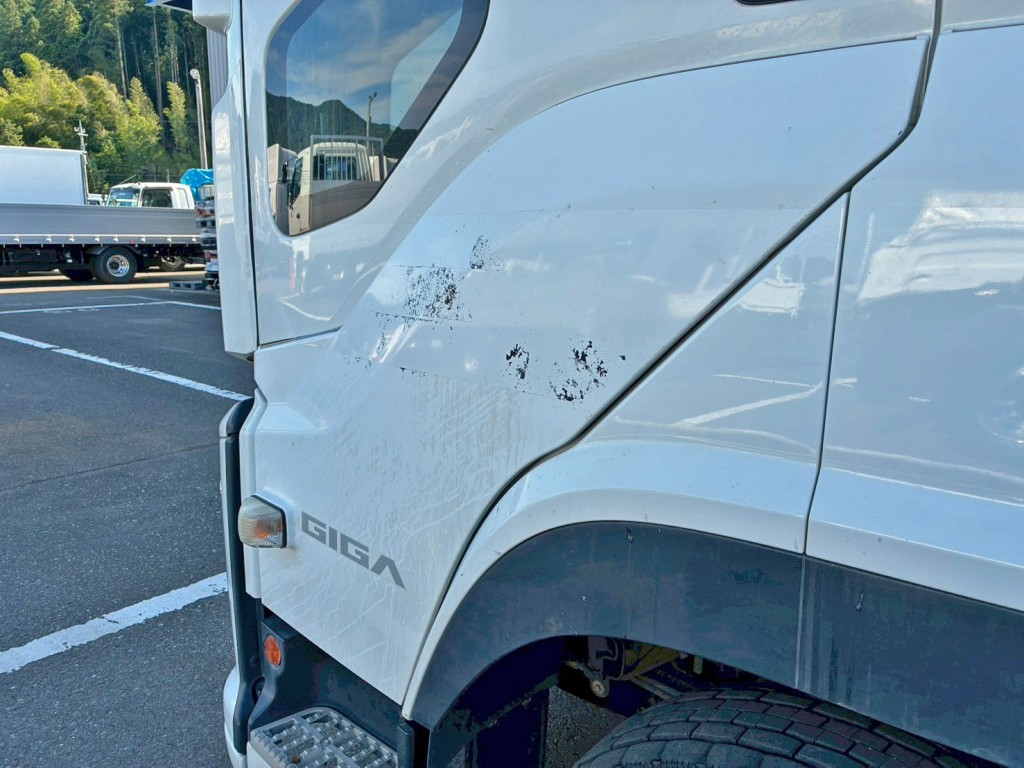 いすゞ ギガ 2PG-CYJ77Cの写真28
