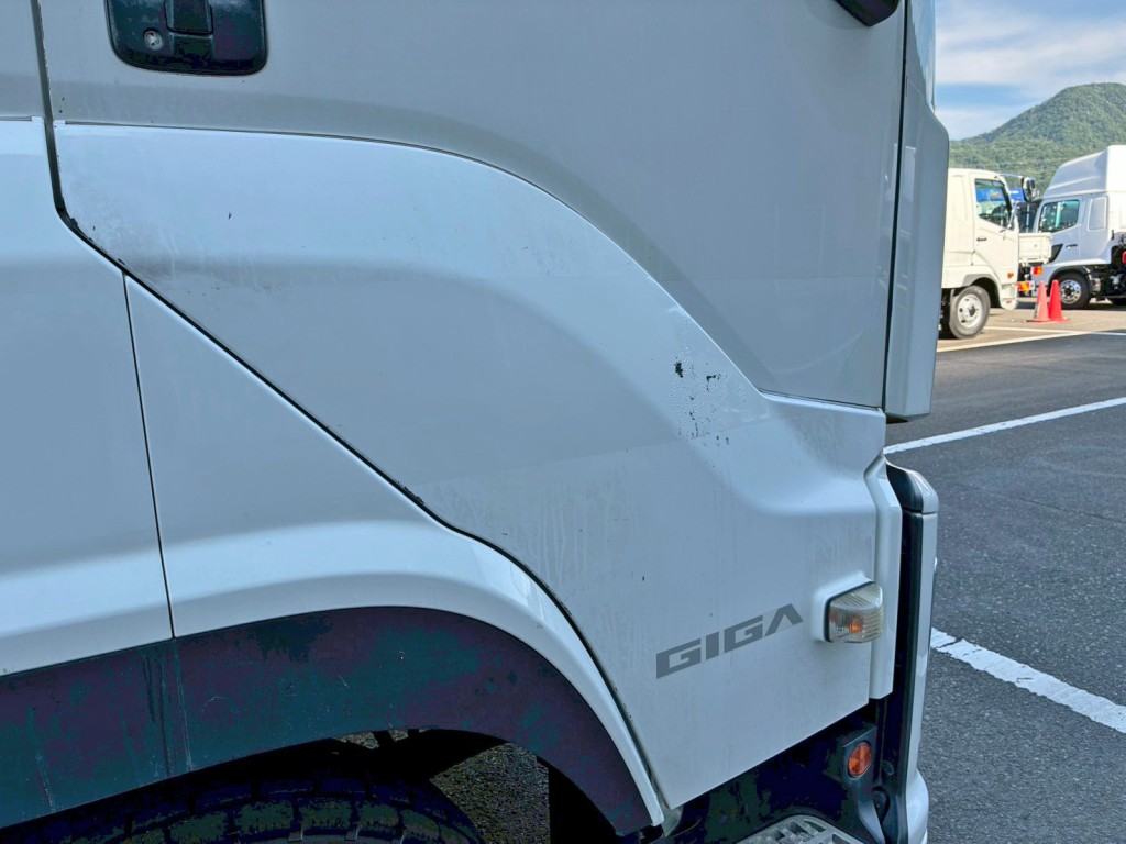 いすゞ ギガ 2PG-CYJ77Cの写真33
