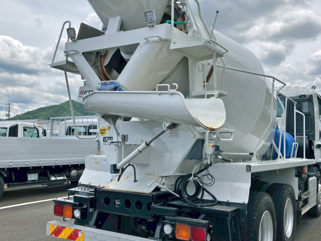 シューターを上限まで上げた状態です。|いすゞ ギガ 2KG-CXZ77CTの写真14