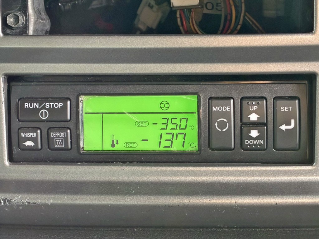 冷凍機は、-35℃設定(低温仕様) 31℃スタート 2Hで-13.7℃確認済みです。|日野 プロフィア QKG-FR1EXBGの写真35