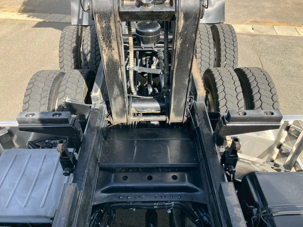 UDトラックス クオン QKG-CW5XLの写真13