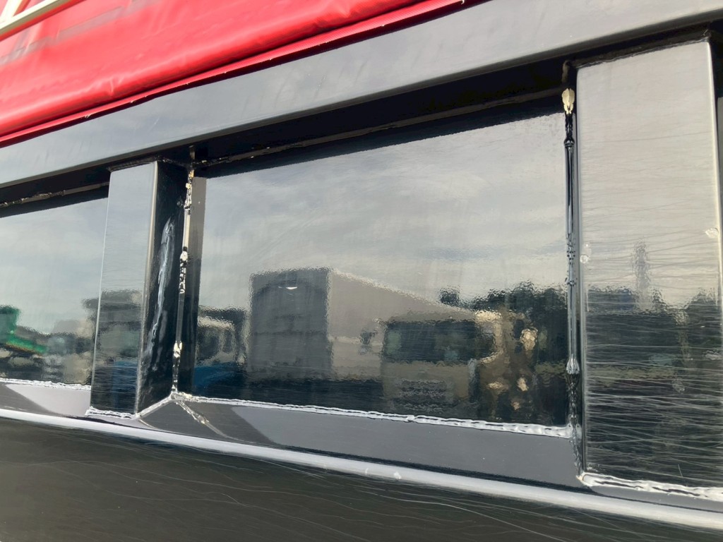 運転席側ボディーにキズ・サビがあります。|UDトラックス クオン QKG-CW5XLの写真24