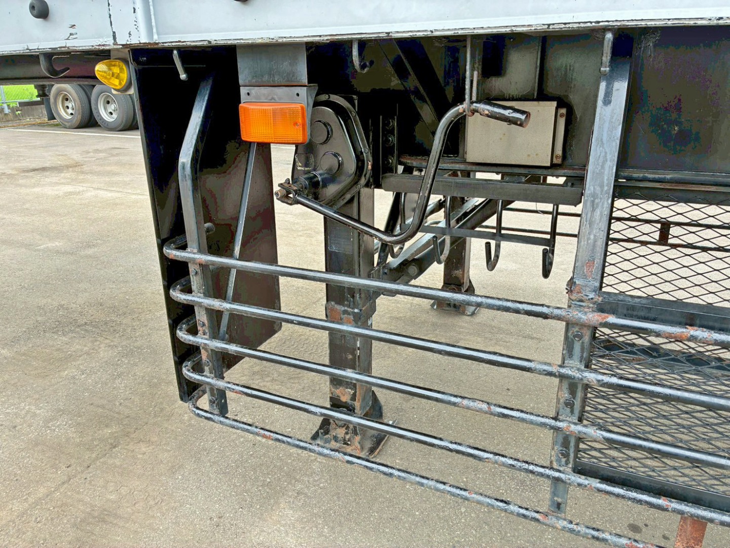 脚は手動式です。|トレクス PFB34117の写真38