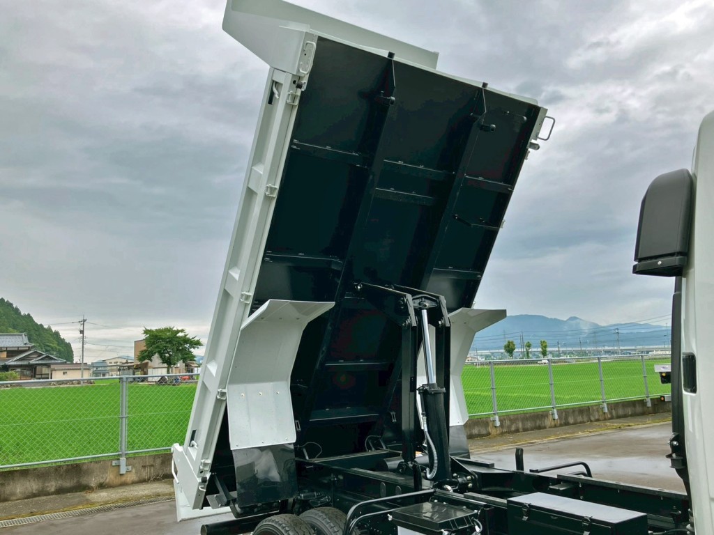 三菱 ファイター 2KG-FK62F(2WD)の写真11
