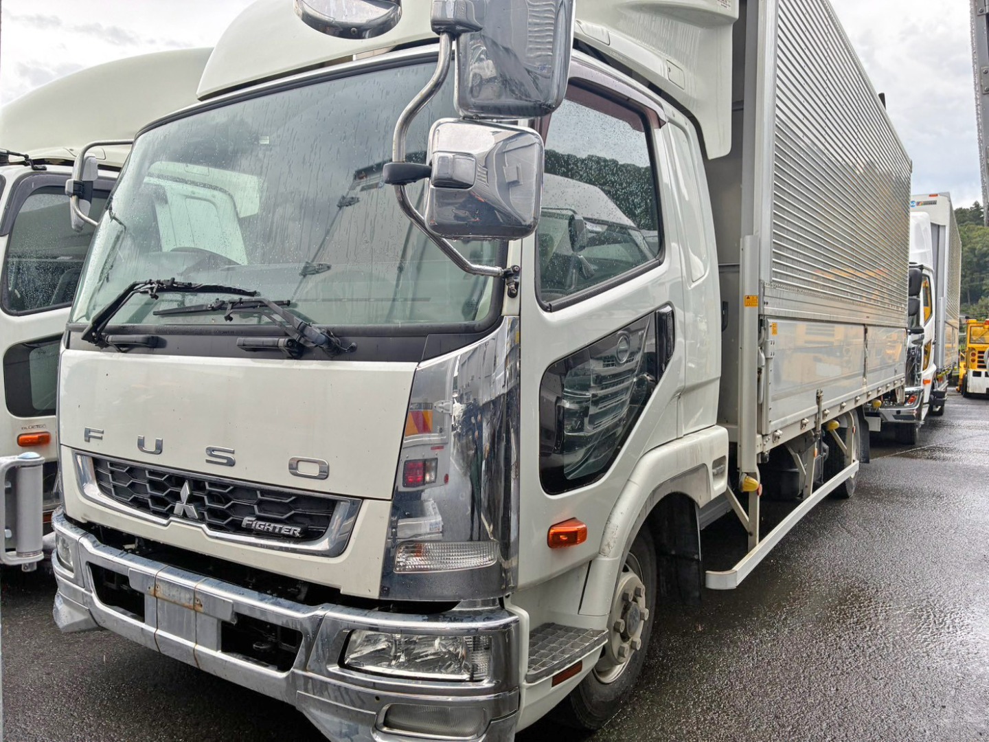 三菱 ファイター 2KG-FK64F(2WD)の写真1
