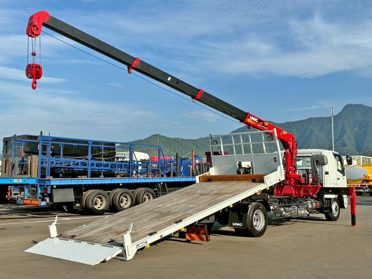 三菱 ファイター 2KG-FK62FZの写真4