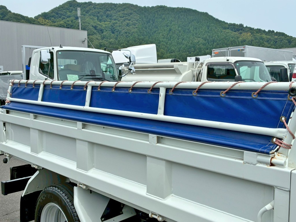 運転席側コボレーン骨組みにサビ・小キズがあります。|三菱 キャンター 2RG-FBA30(2WD)の写真11