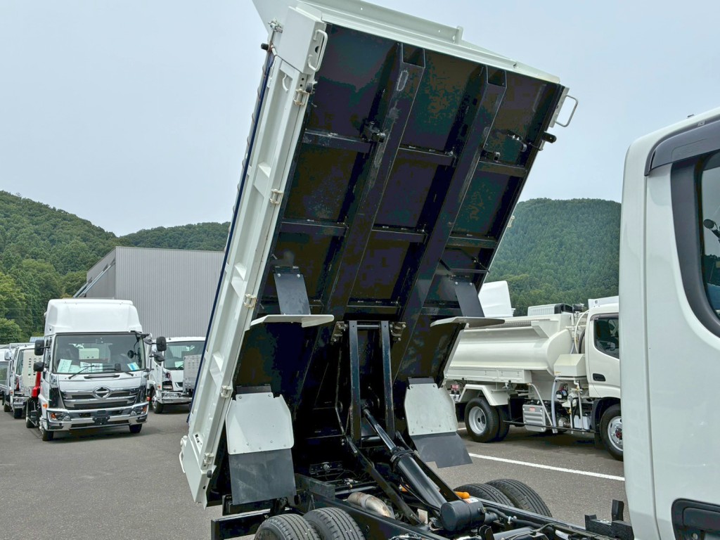 三菱 キャンター 2RG-FBA30(2WD)の写真12