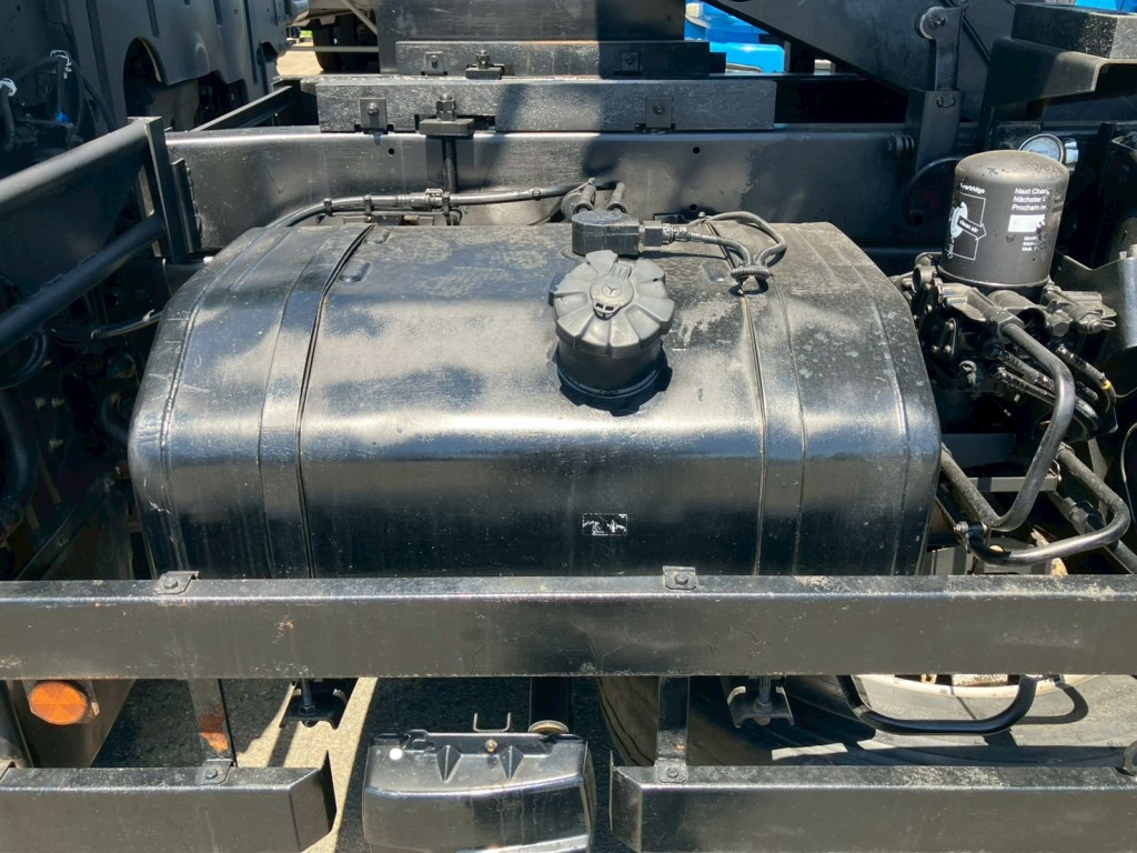 燃料タンクは200Lです。|三菱 スーパーグレート 2KG-FV70HXの写真33