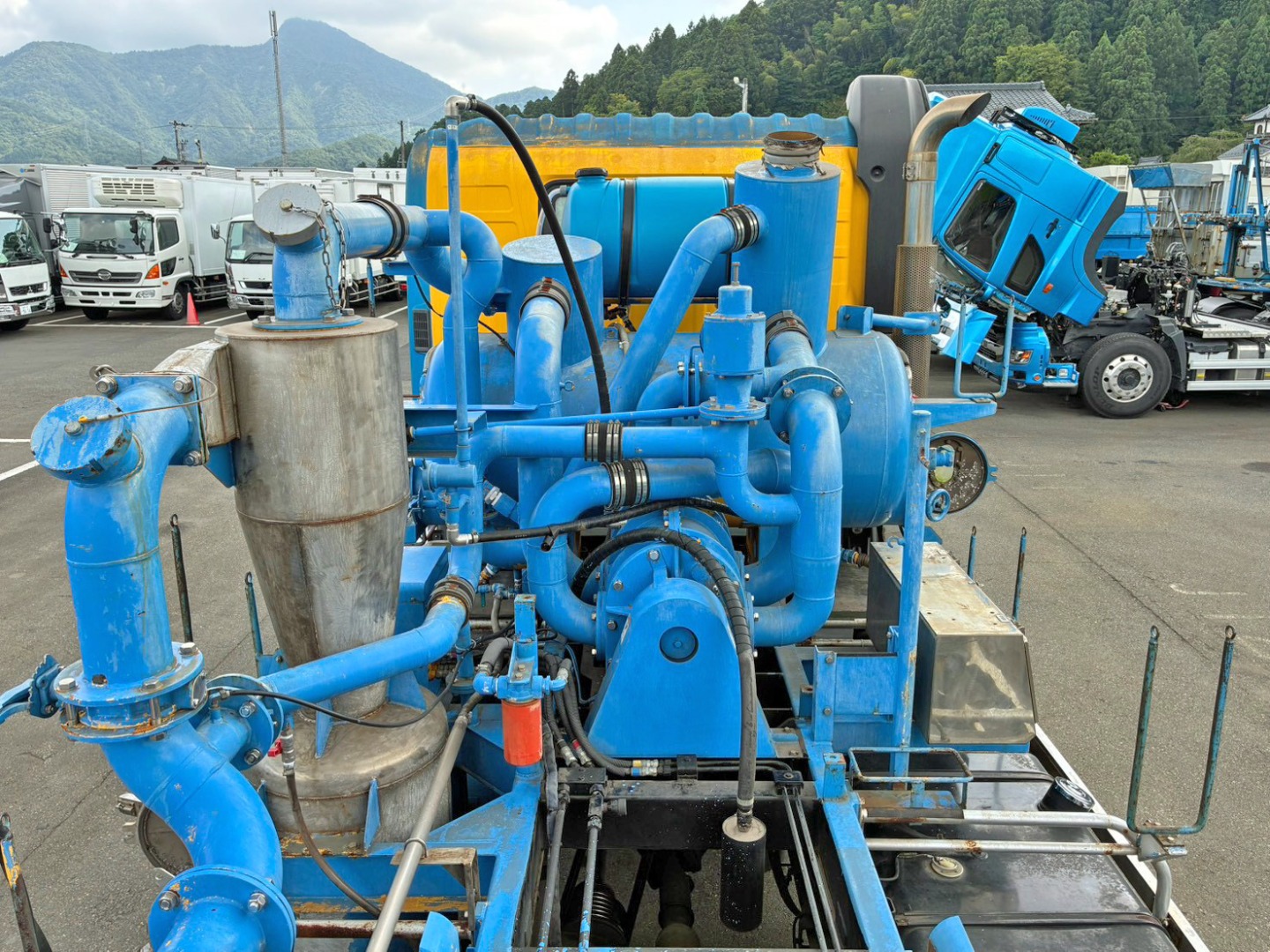 配管後方から見た状態です。|日野 プロフィア 2DG-FS1AJAの写真12