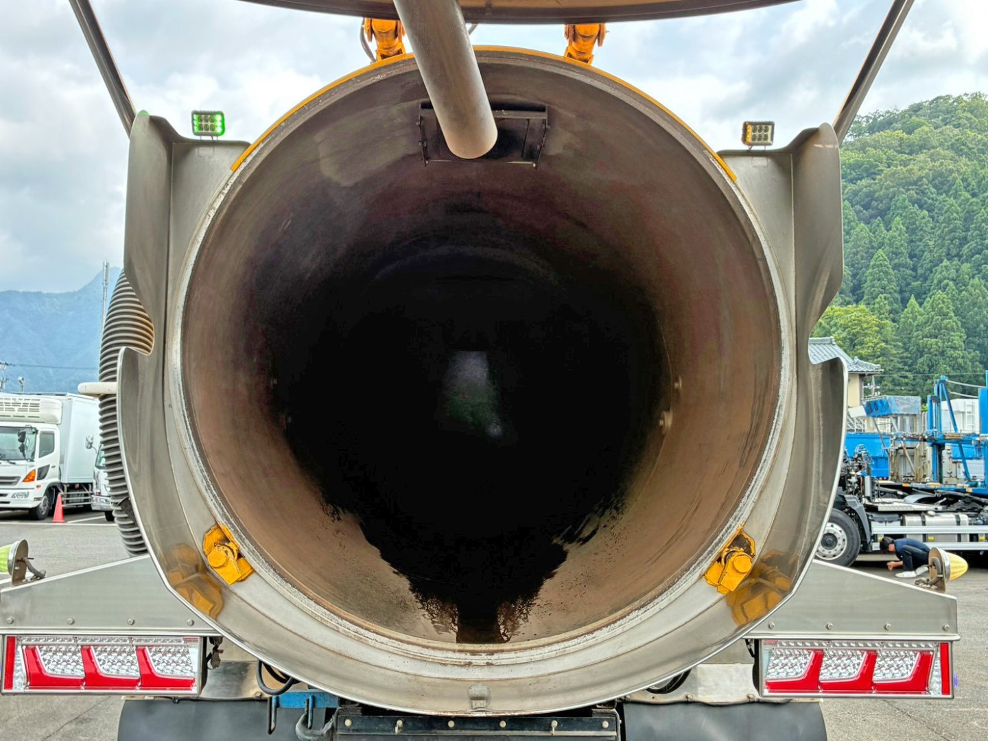 タンクはステンレス製です。|日野 プロフィア 2DG-FS1AJAの写真14