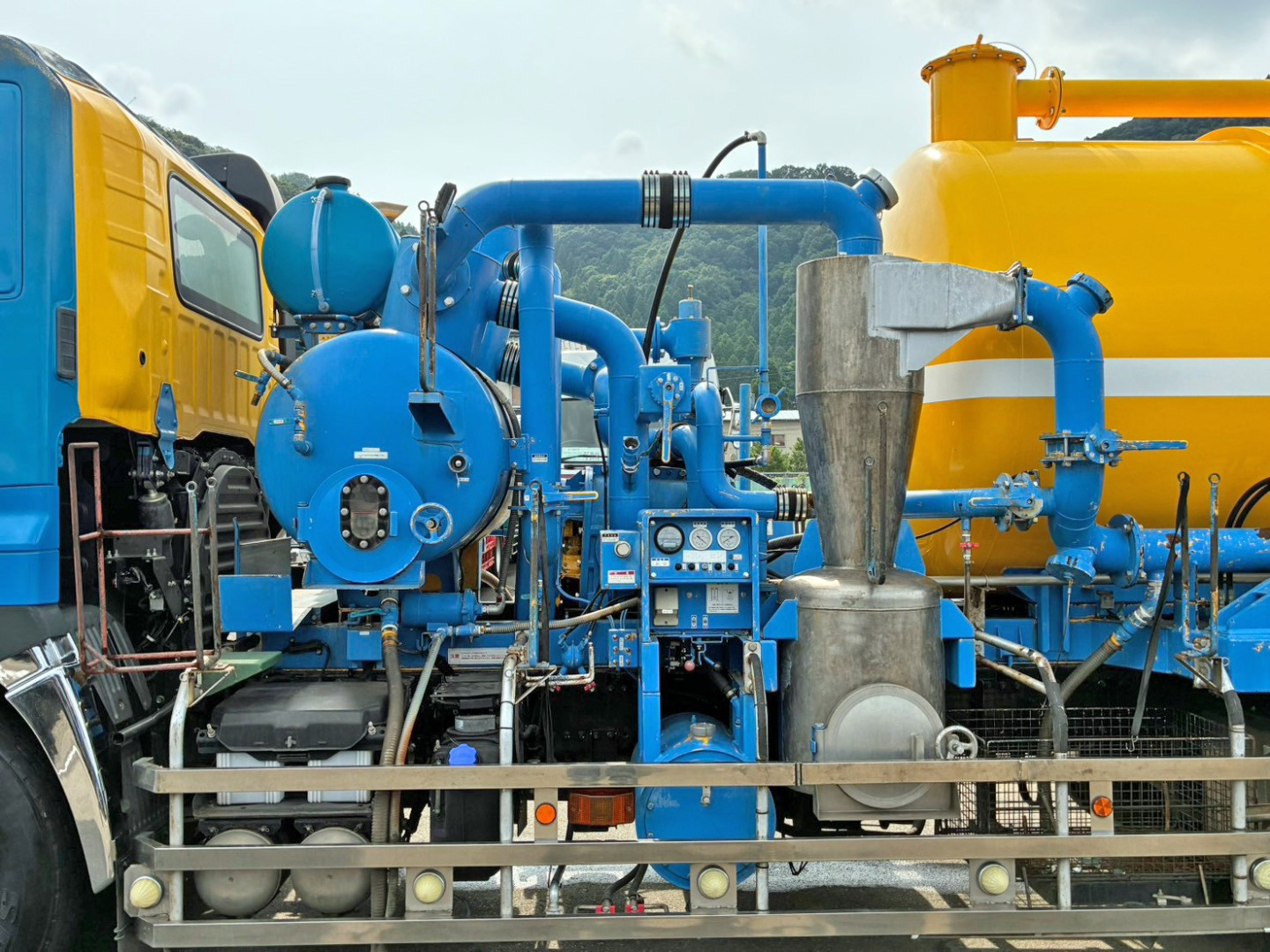 配管周りの状態です。(助手席側)|日野 プロフィア 2DG-FS1AJAの写真24
