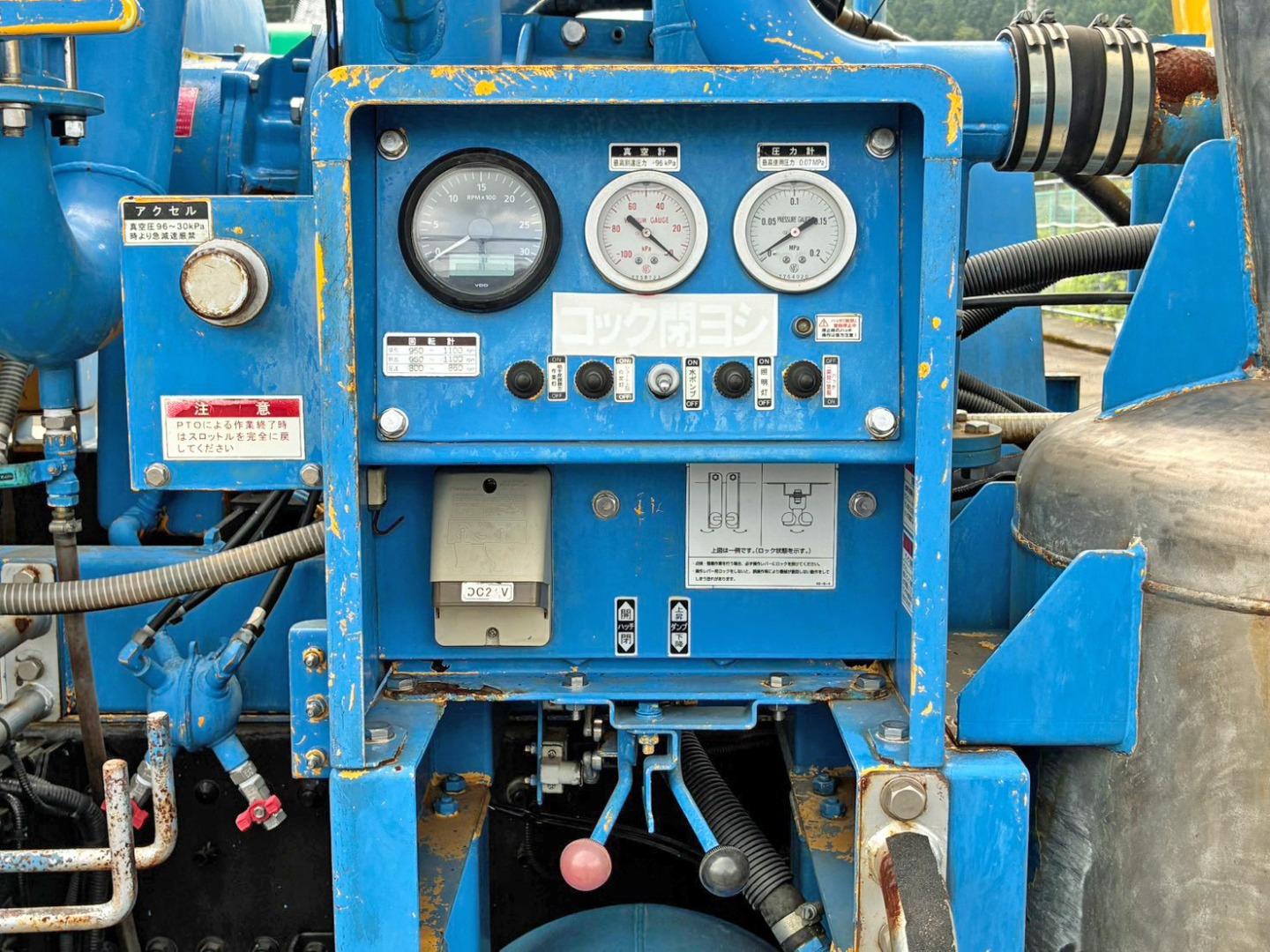 メーター周りの状態です。|日野 プロフィア 2DG-FS1AJAの写真29