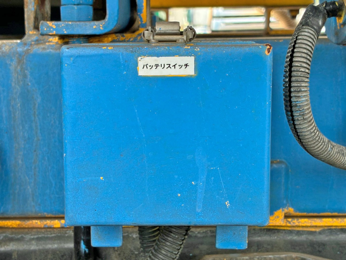 バッテリースイッチ付きです。|日野 プロフィア 2DG-FS1AJAの写真32