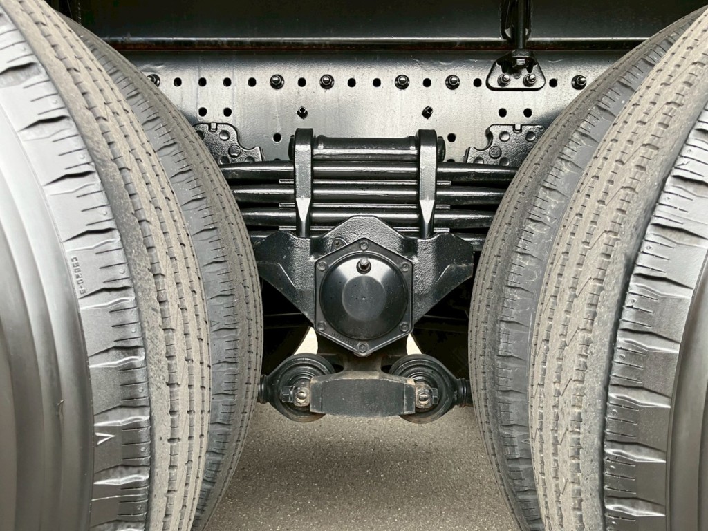 リーフサスです。|日野 プロフィア 2DG-FS1AHEの写真5